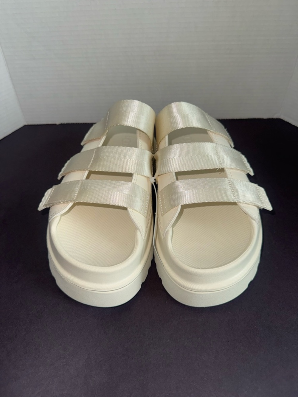 UGG Golden Glow slide sandals size 9 BNWT